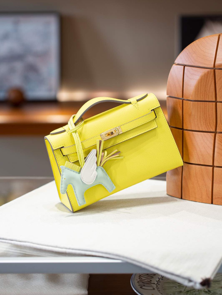 Madelyn Pochette Epsom GHW