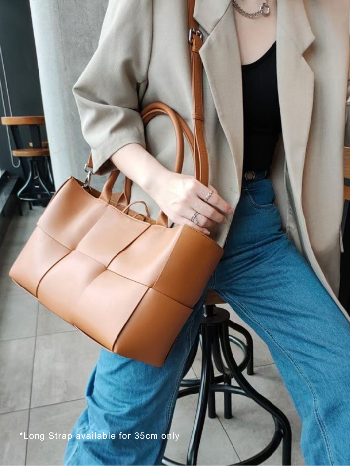 Vivian Tote